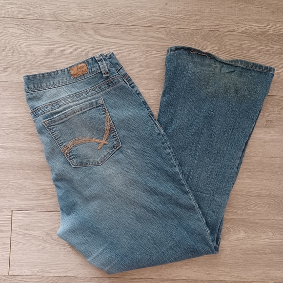👑 Reign Bootcut Denim Jeans Size 14 (Short) - Picture 16 of 16